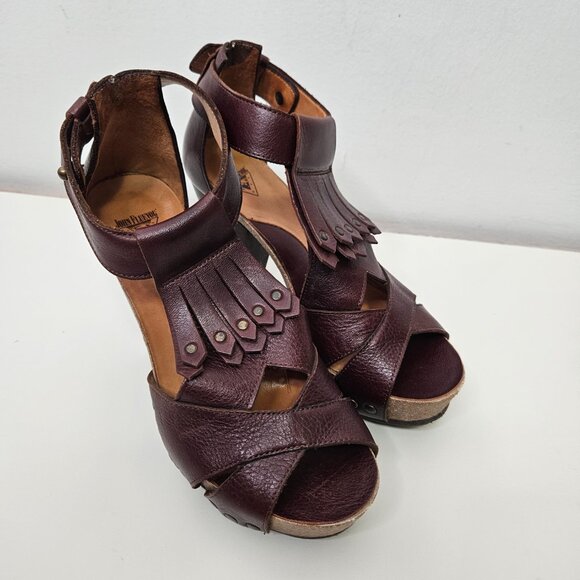 John Fluevog Rules Goodall Platform Sandals Sz 6 Dallas Brown T-strap Fringe - Picture 3 of 13